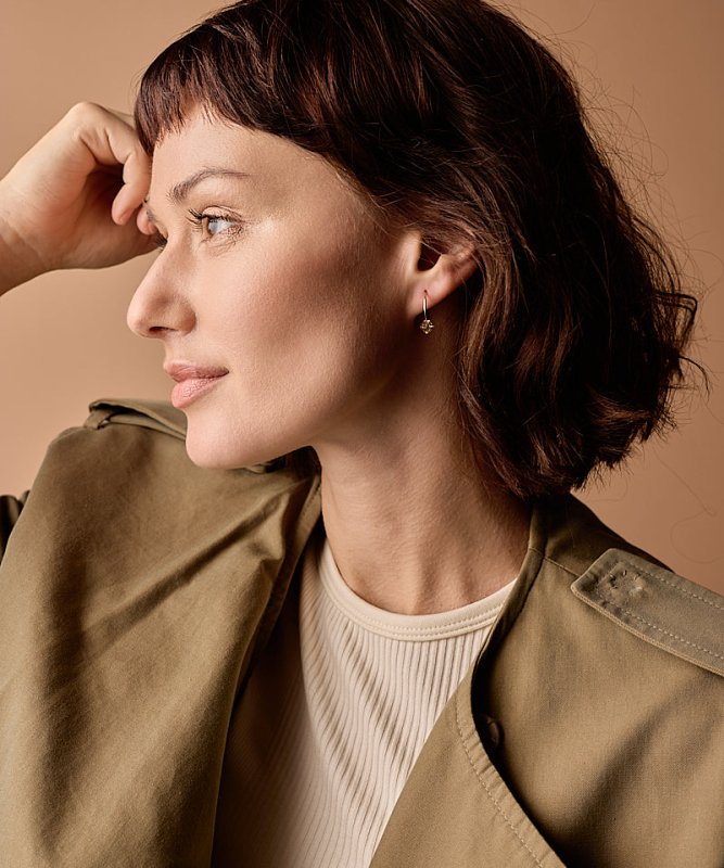 Blomdahl titanium goudkleurige oorringen golden shadow kristal – 14 mm - Staartjes en Strikjes