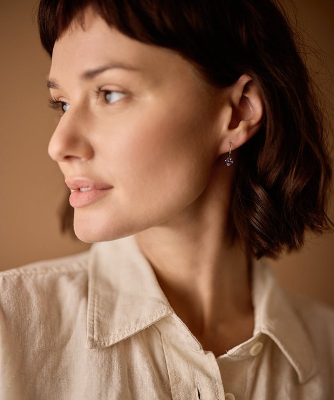 Blomdahl titanium goudkleurige oorringen met lichtpaars kristal – 14 mm - Staartjes en Strikjes