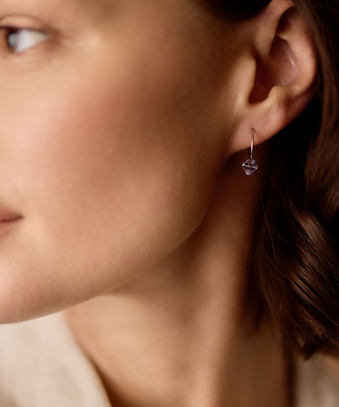 Blomdahl titanium goudkleurige oorringen met lichtpaars kristal – 14 mm - Staartjes en Strikjes