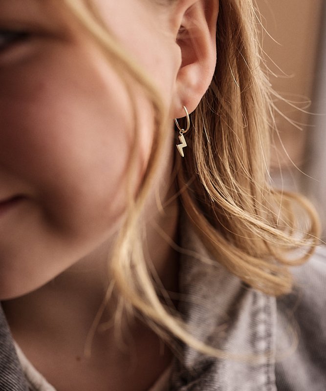 Blomdahl titanium oorringen goudkleurig met bliksem – 14 mm - Staartjes en Strikjes