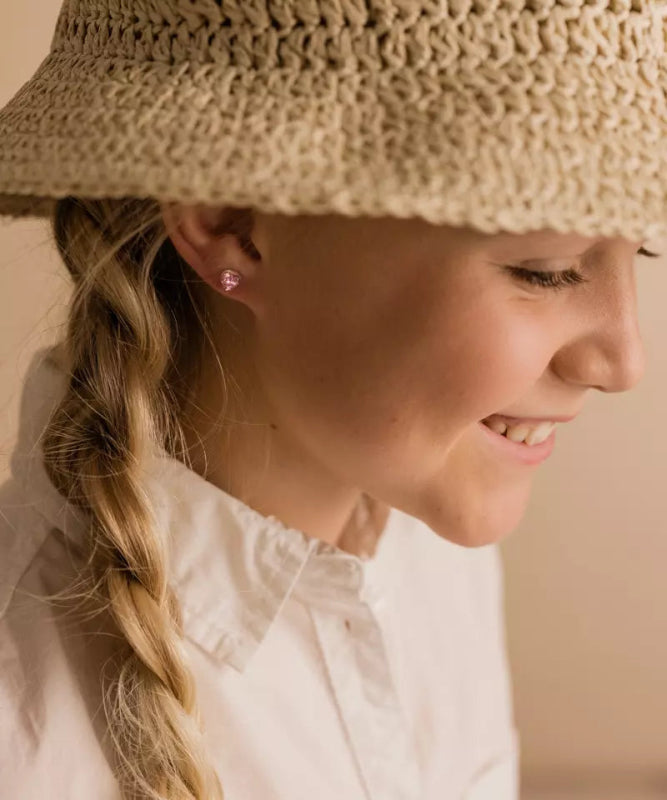 Oorbellen Blomdahl medical plastic hartje licht roze (incl. achterkantjes) - Staartjes en Strikjes