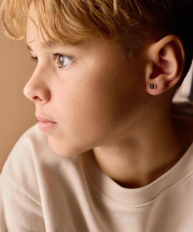 Oorbellen Blomdahl medical plastic knopje zwart 6 mm. - Staartjes en Strikjes