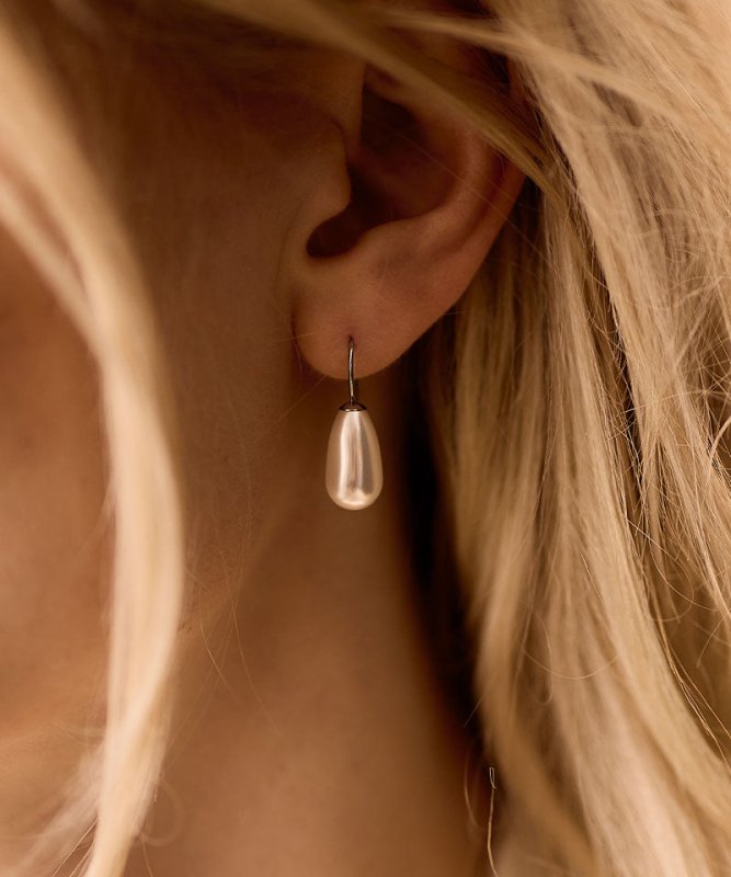 Oorbellen Blomdahl titanium hanger parel druppel 15 mm. - Staartjes en Strikjes