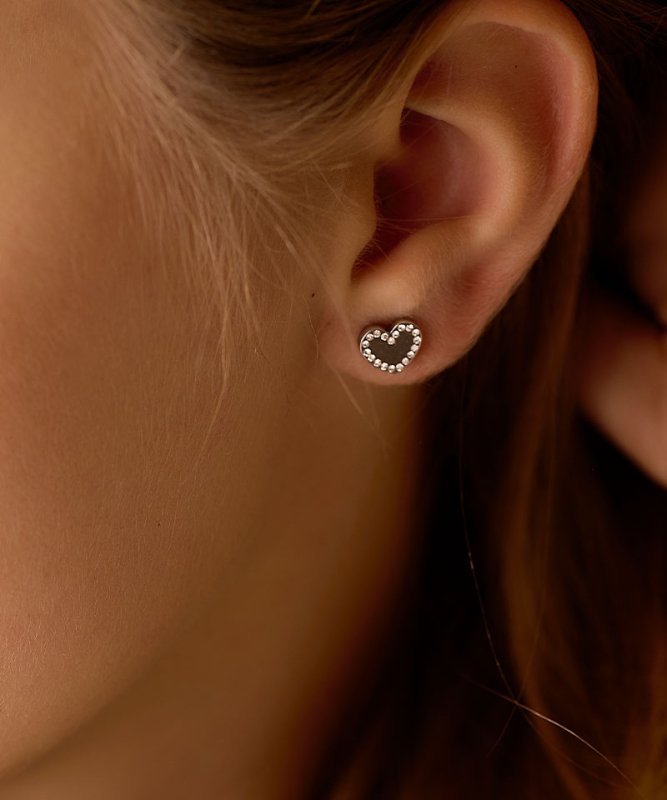 Oorbellen Blomdahl titanium hartje crystal 8 mm. (incl. achterkantjes) - Staartjes en Strikjes