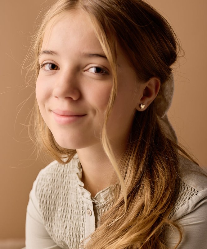 Oorbellen Blomdahl titanium hartje goudkleurig crystal 8 mm. (incl. achterkantjes) - Staartjes en Strikjes