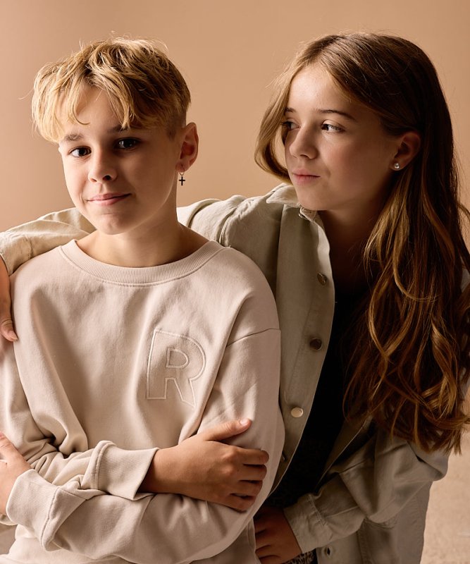 Oorbellen Blomdahl titanium oorringen 14 mm. kruisje - Staartjes en Strikjes