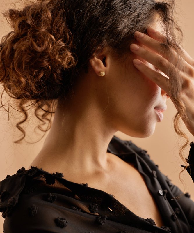 Oorbellen Blomdahl titanium parel 8 mm. golden shimmer - Staartjes en Strikjes