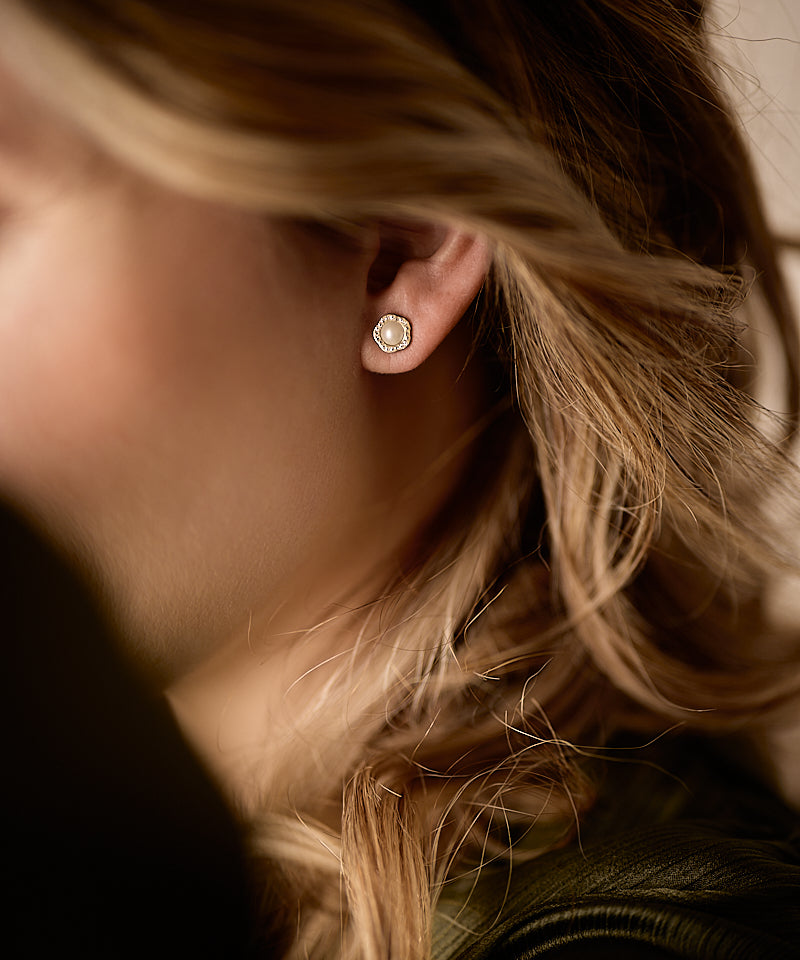 Blomdahl Titanium Studs Fancy Pearl with Crystal – 8 mm