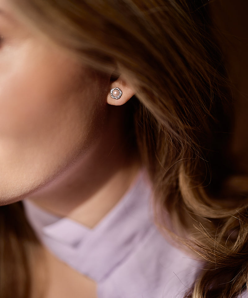 Blomdahl Titanium Studs Fancy Light Pink Pearl with Crystal – 8 mm
