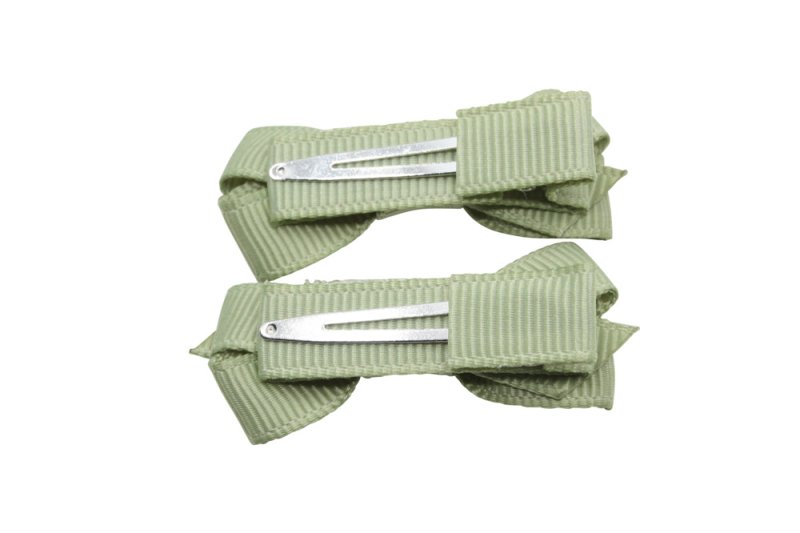 Setje kleine alligator haarspeldjes met strikje - zacht groen - Staartjes en Strikjes
