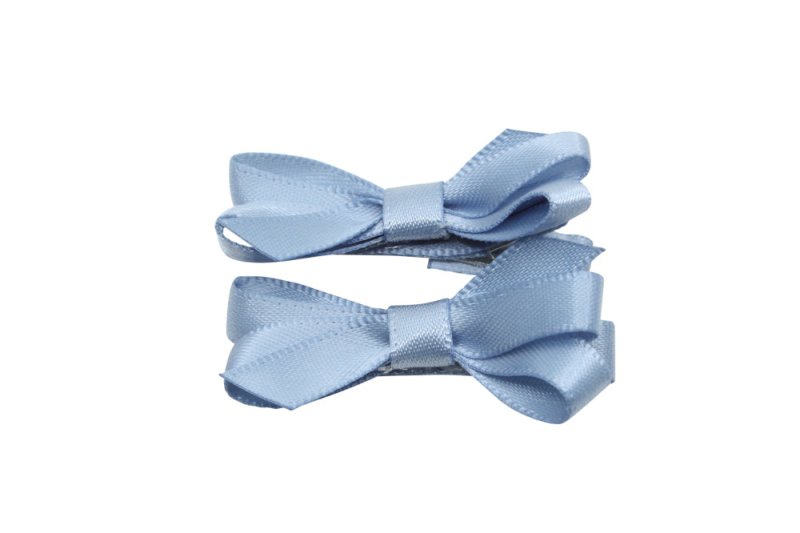 Setje mini alligator haarspeldjes met strikje - zacht blauw satijn - Staartjes en Strikjes