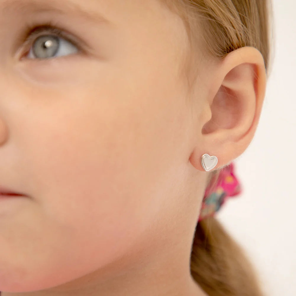 Zilveren kinderoorbellen hartjes | schroefsluiting