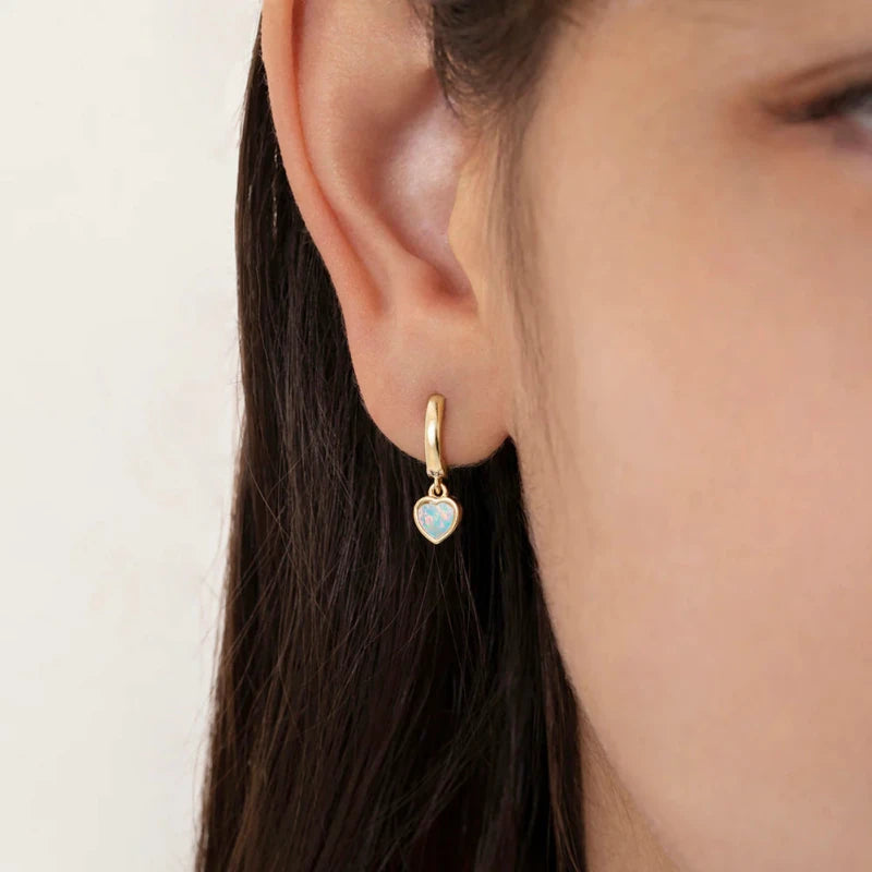 Zilveren kinderoorbellen goldplated creolen/oorringen hartjes opaal look - Staartjes en Strikjes