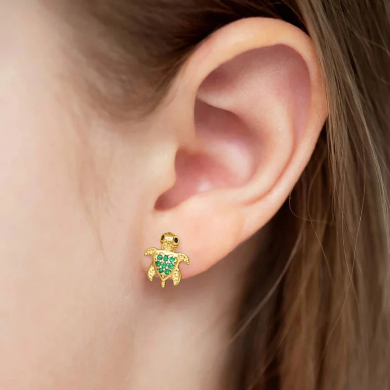 Zilveren kinderoorbellen goldplated schilpad groen | schroefsluiting - Staartjes en Strikjes