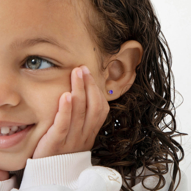 Zilveren kinderoorbellen knopje 3 mm. paarse zirconia | schroefsluiting - Staartjes en Strikjes