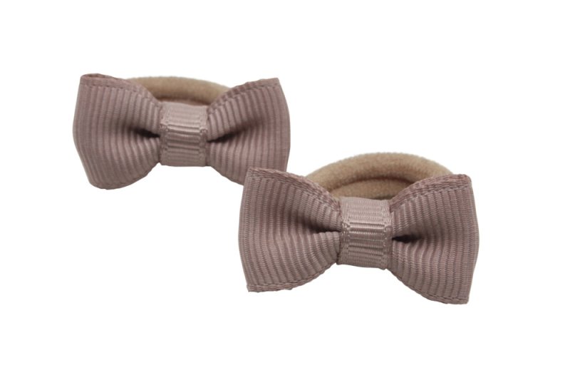 Kleine elastiekjes met mini strikjes ginger snap bruin - Staartjes en Strikjes