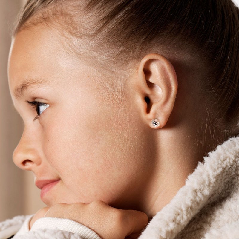 Oorbellen Blomdahl huidvriendelijk rond crystal zwart (incl. achterkantjes) - Staartjes en Strikjes