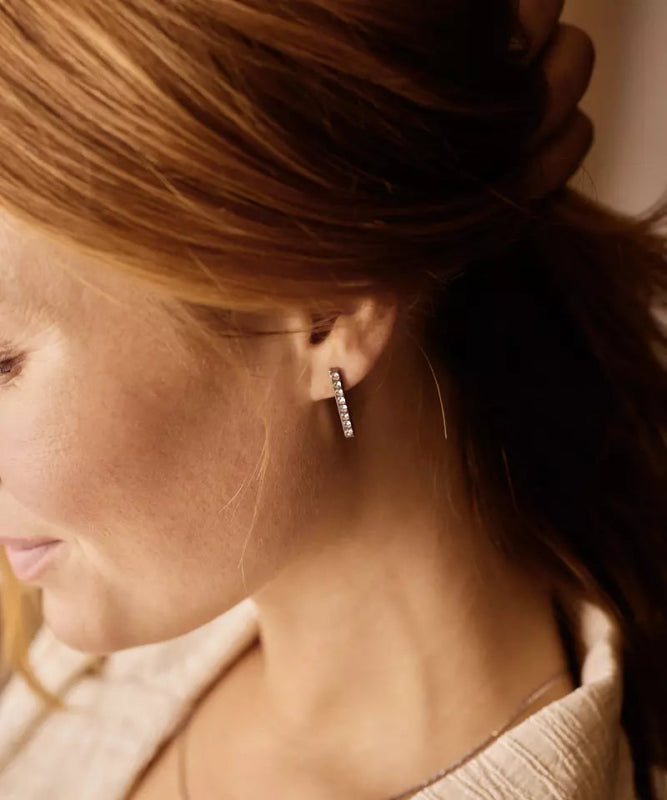 Oorbellen Blomdahl titanium 20 mm met crystalletjes (incl. achterkantjes) - Staartjes en Strikjes