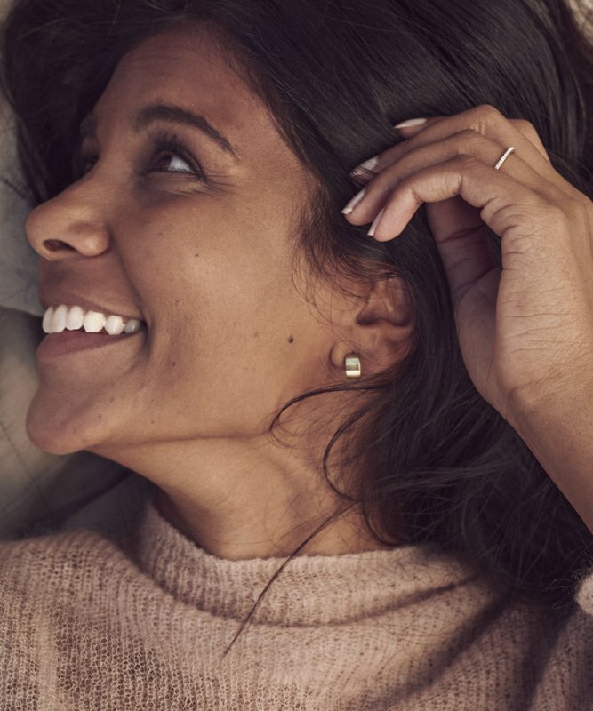 Oorbellen Blomdahl titanium boog goudkleurig 10 mm. (incl. achterkantjes) - Staartjes en Strikjes