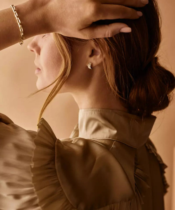 Oorbellen Blomdahl titanium boogje goudkleurig 10 mm met crystal (incl. achterkantjes) - Staartjes en Strikjes