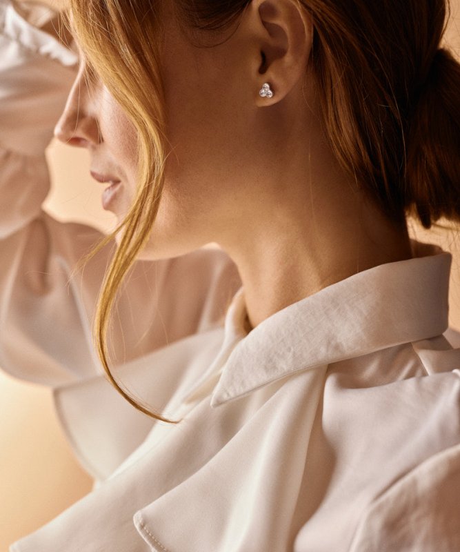 Oorbellen Blomdahl titanium klavertje 8 mm. (incl. achterkantjes) - Staartjes en Strikjes