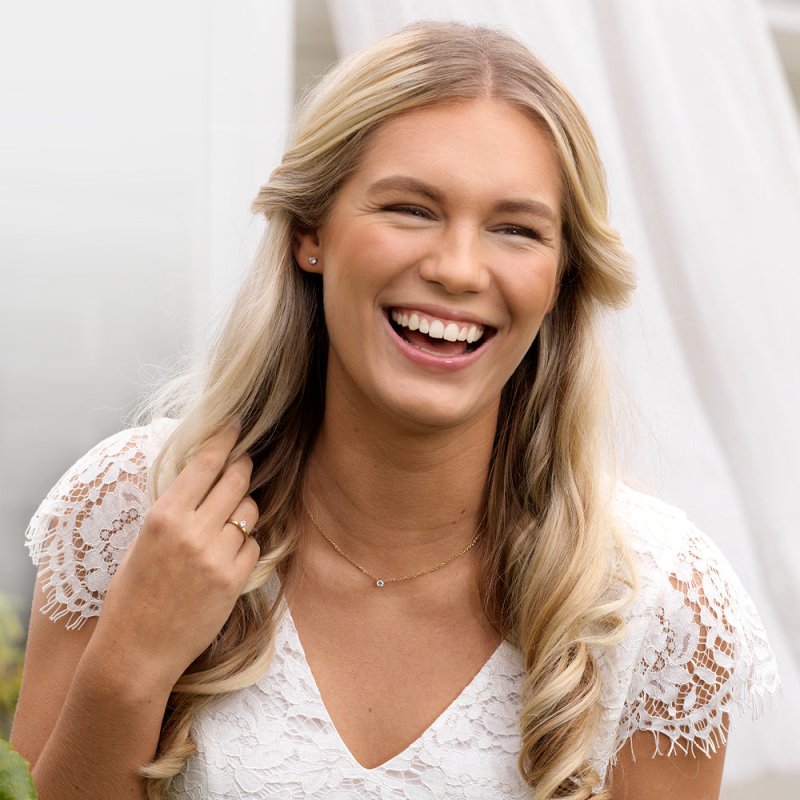 Oorbellen Blomdahl titanium knopje 5 mm. zirconiasteentje goudkleurig (incl. achterkantjes) - Staartjes en Strikjes