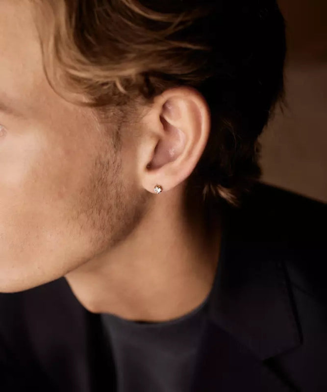 Oorbellen Blomdahl titanium knopje 5 mm. zirconiasteentje goudkleurig (incl. achterkantjes) - Staartjes en Strikjes