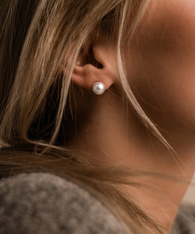 Oorbellen Blomdahl titanium parel 8 mm. (incl. achterkantjes) - Staartjes en Strikjes