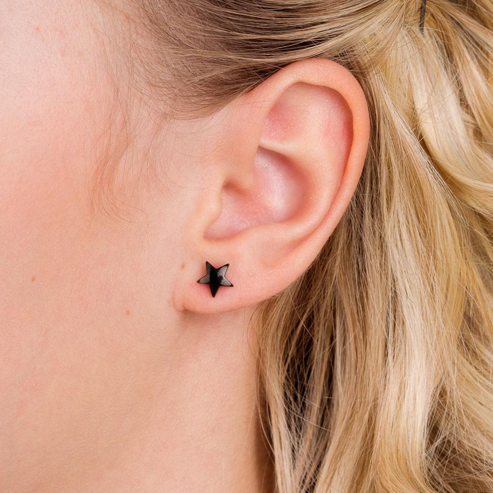 Oorbellen Blomdahl zwart titanium sterretje 8 mm. - Staartjes en Strikjes