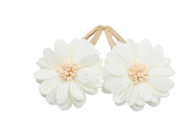 Setje goudkleurige haarspeldjes met cremekleurige bloemetjes - Staartjes en Strikjes