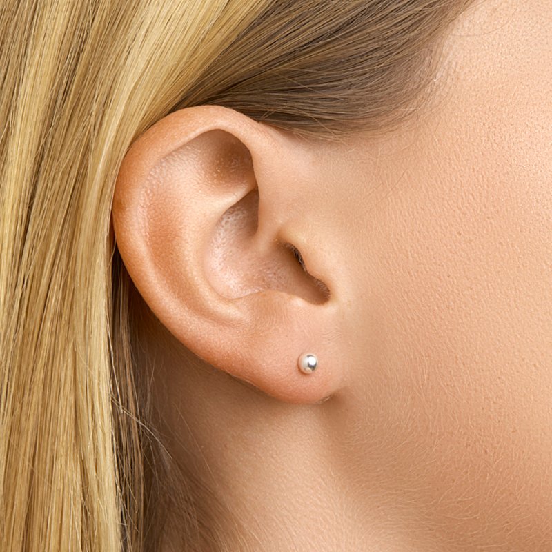 Zilveren kinderoorbellen bolletje 3 mm. klein - Staartjes en Strikjes