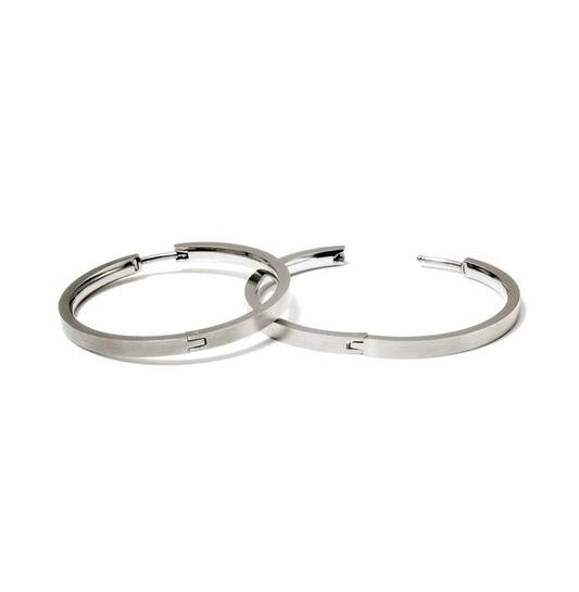 Titanium oorbellen Boccia oorringen 32 mm.