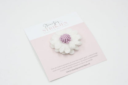 Anti - slip haarspeldje bloemetje wit/zacht paars - Staartjes en Strikjes