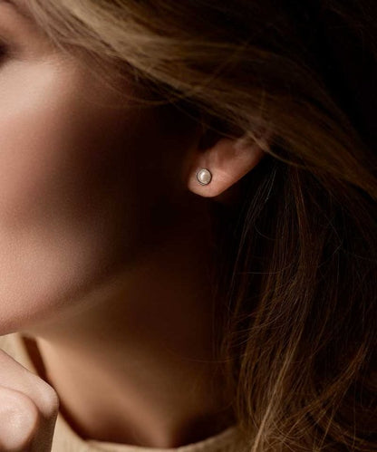 Blomdahl titanium knopjes met parel – 6 mm - Staartjes en Strikjes