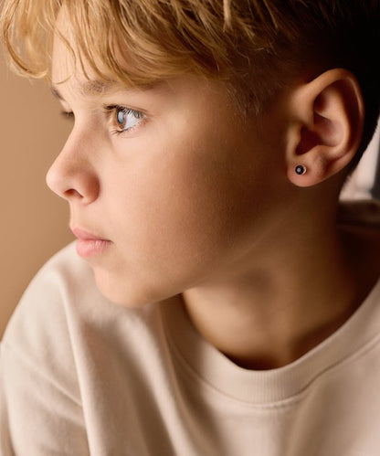 Oorbellen Blomdahl medical plastic knopje zwart 6 mm. - Staartjes en Strikjes