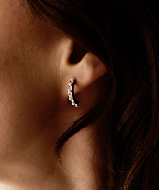 Oorbellen Blomdahl titanium boogjes – 15 mm met pareltjes/kristallen - Staartjes en Strikjes