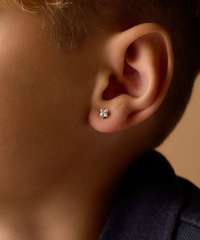 Oorbellen Blomdahl titanium goudkleurig knopje 5 mm. zirconiasteentje - Staartjes en Strikjes