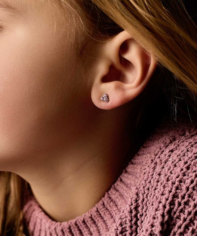 Oorbellen Blomdahl titanium goudkleurig roze klavertje - 6 mm. - Staartjes en Strikjes