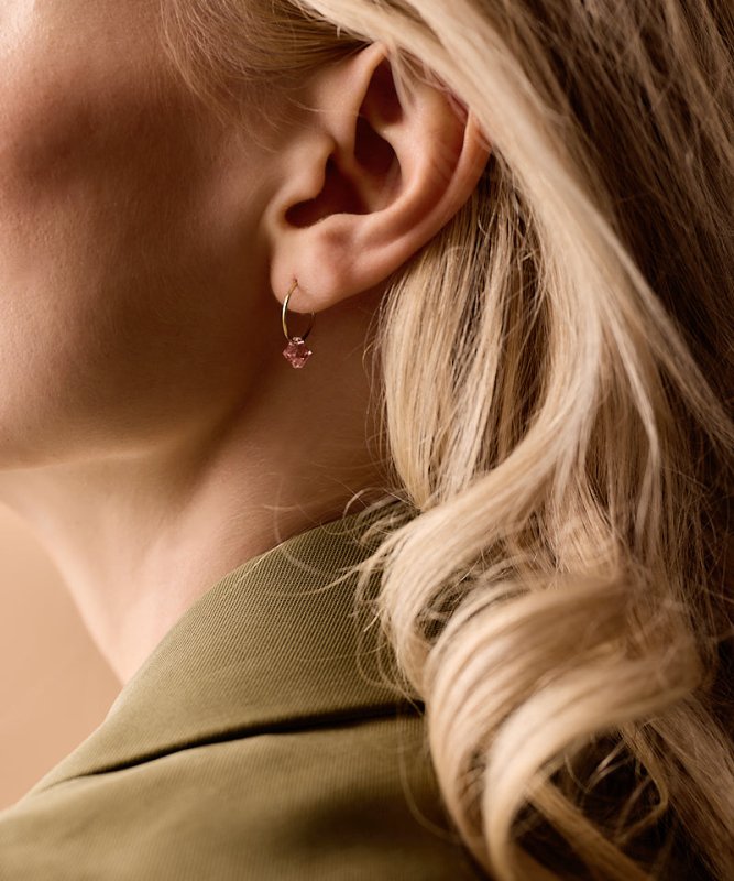 Oorbellen Blomdahl titanium goudkleurige oorringen 14 mm. bicone lichtroze - Staartjes en Strikjes