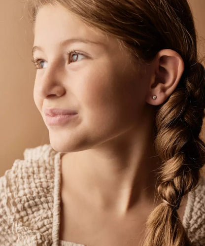 Oorbellen Blomdahl titanium knopje 4 mm. zirconiasteentje (incl. achterkantjes) - Staartjes en Strikjes