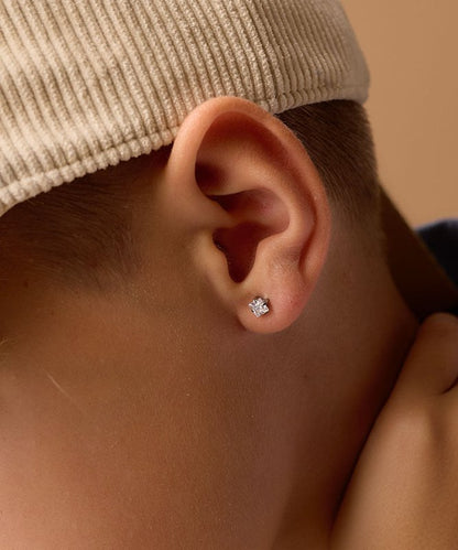 Oorbellen Blomdahl titanium knopje 5 mm. zirconiasteentje - Staartjes en Strikjes