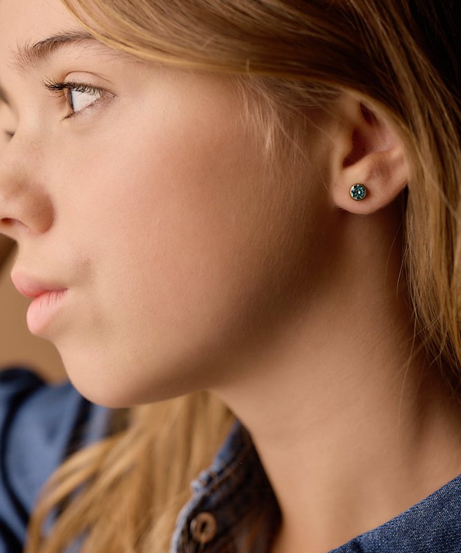 Oorbellen Blomdahl titanium knopje 6 mm. crystal turqoise (incl. achterkantjes) - Staartjes en Strikjes