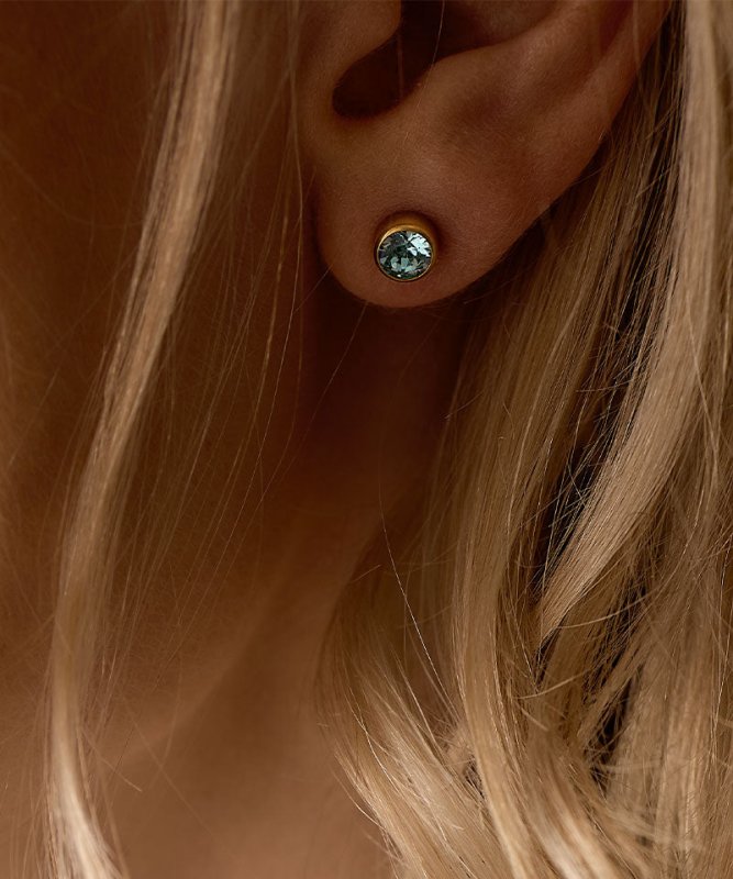 Oorbellen Blomdahl titanium knopje 6 mm. crystal turqoise (incl. achterkantjes) - Staartjes en Strikjes