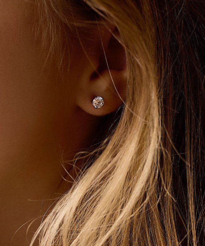 Oorbellen Blomdahl titanium knopje 6 mm. zirconiasteentje - Staartjes en Strikjes