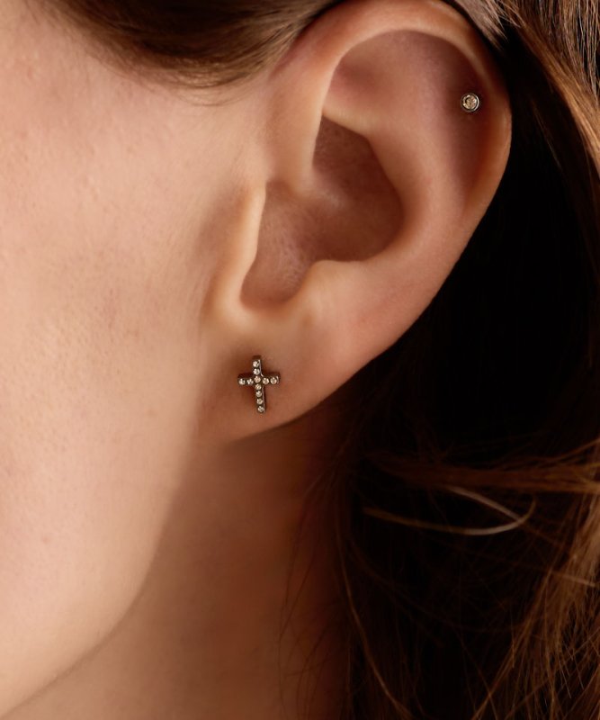 Oorbellen Blomdahl titanium kruisje – 8 mm met kristalletjes - Staartjes en Strikjes