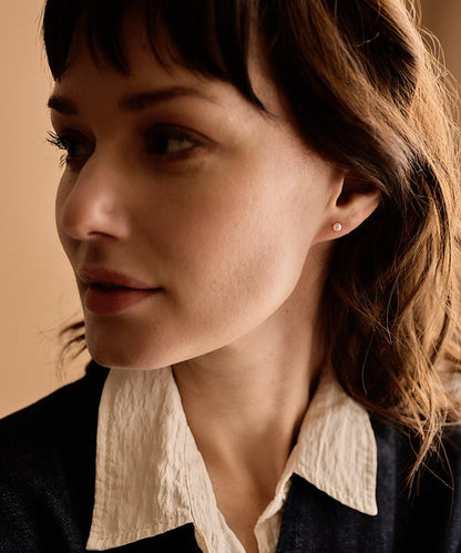 Oorbellen Blomdahl titanium met parel – lichtroze 4 mm - Staartjes en Strikjes