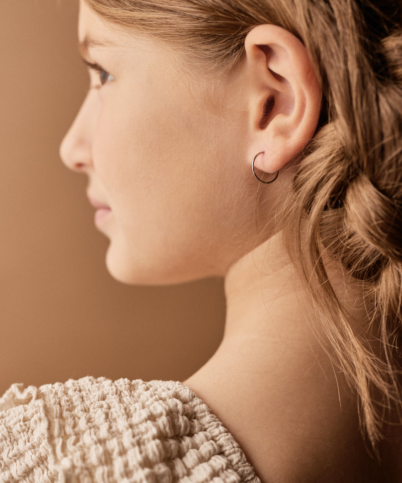 Oorbellen Blomdahl titanium oorringen 12 mm.