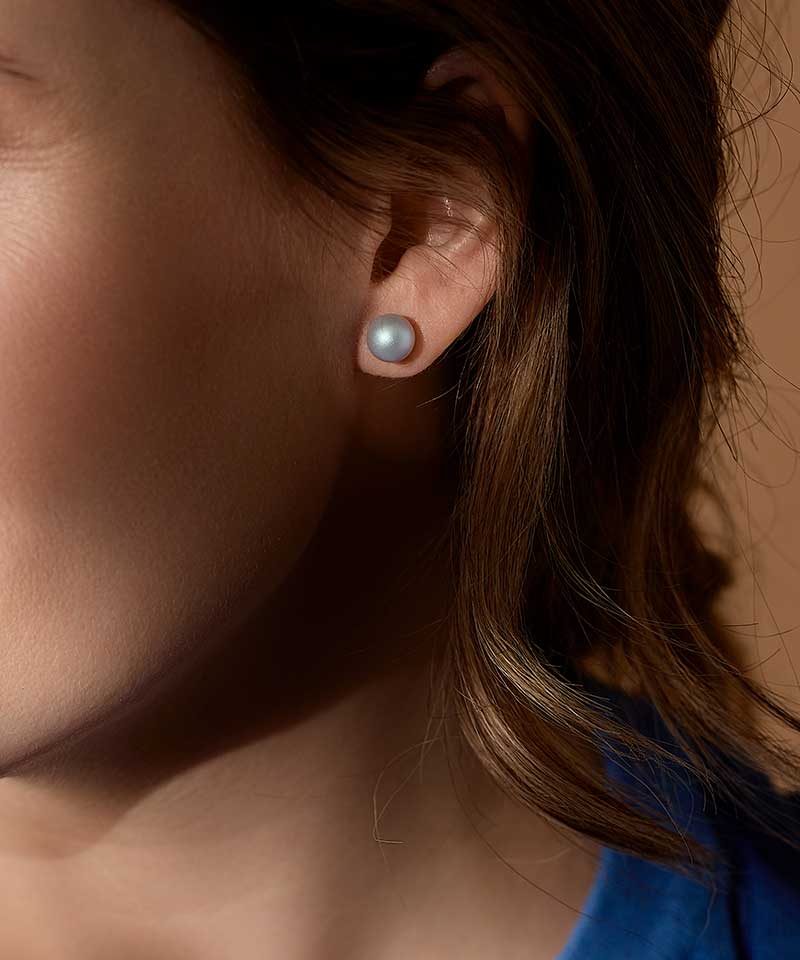 Blomdahl titanium pearl earrings rainbow shimmer – 8 mm