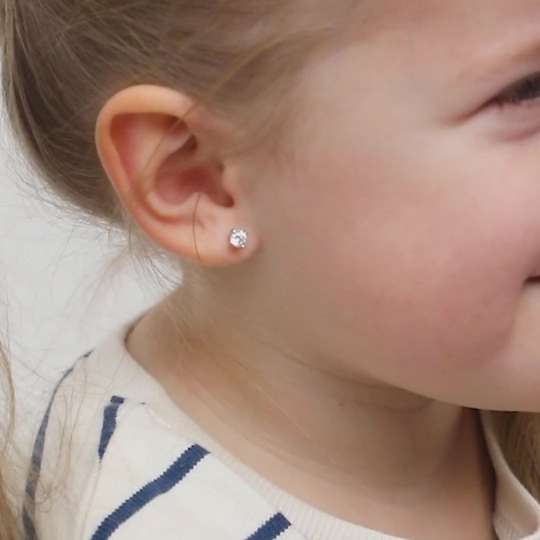 Zilveren kinderoorbellen knopje zirconia | schroefsluiting