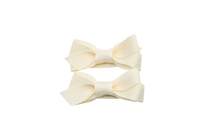 Setje kleine alligator haarspeldjes met strikje creme - Staartjes en Strikjes